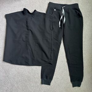 Figs Scrub Set. Rafaela Oversized Top and Zamora Joggers. Size XS Black